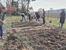 Erstes Treffen auf dem Acker